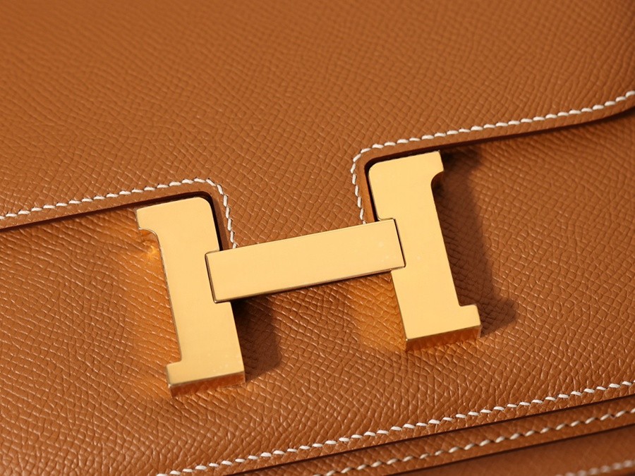 H Constance 19金棕金扣_10