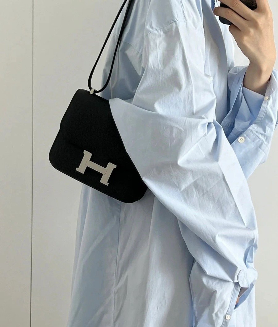 H Constance 19黑色銀扣_12
