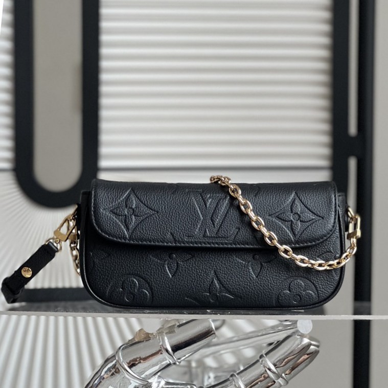 M82154 Wallet On Chain Ivy 手袋黑色_1