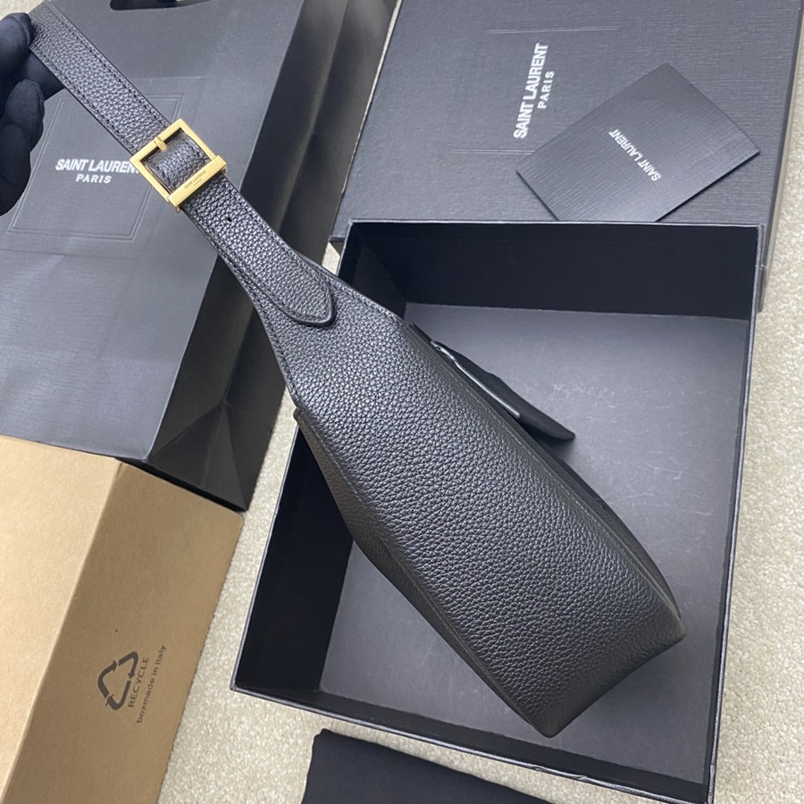 LE 5  7 Mini Hobo腋下包_4