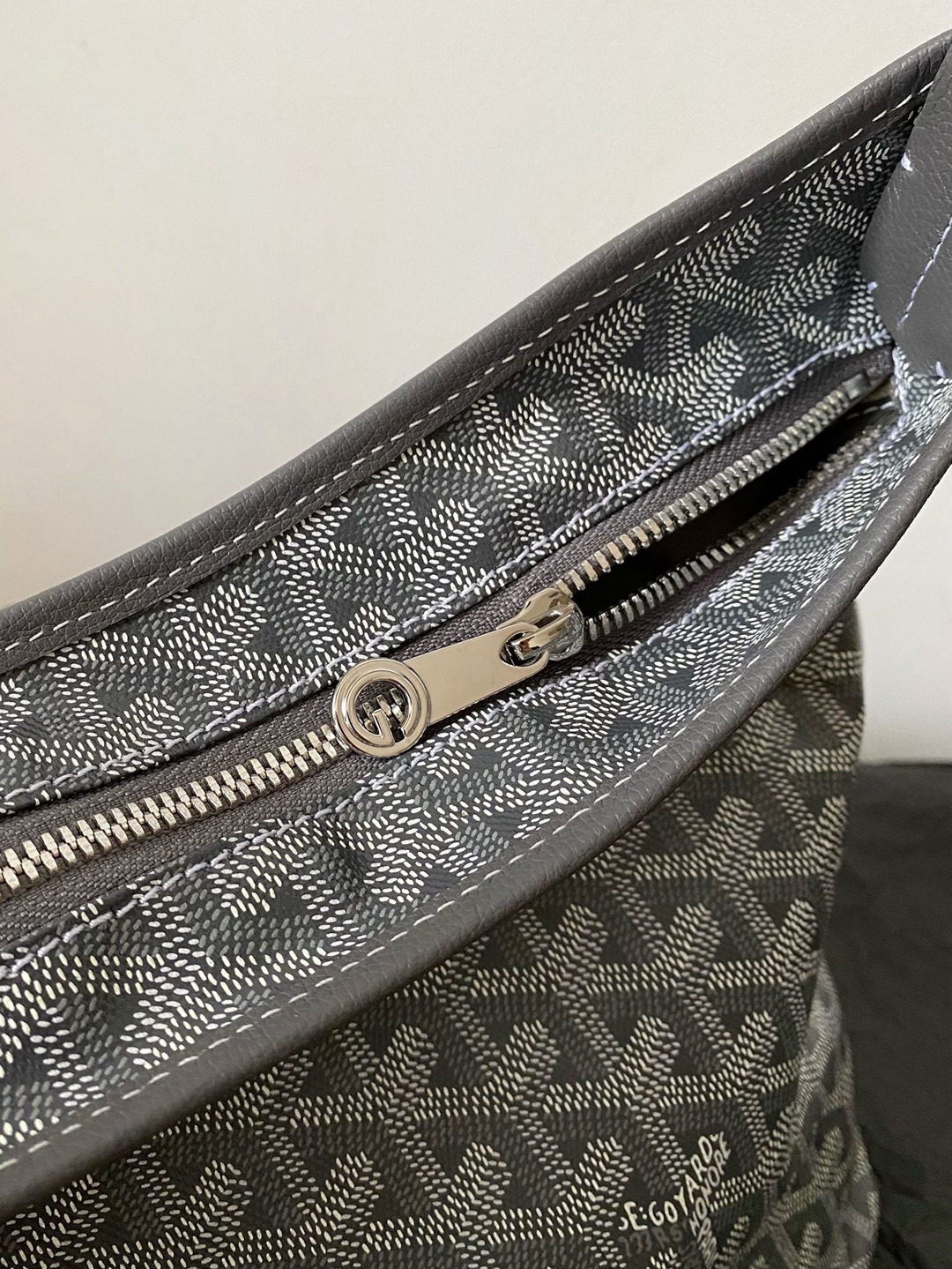 Boheme Hobo灰色紅愛心_3