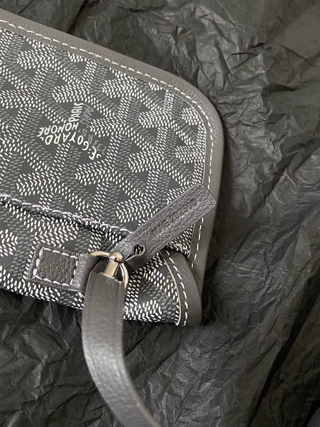 Boheme Hobo灰色紅愛心_6