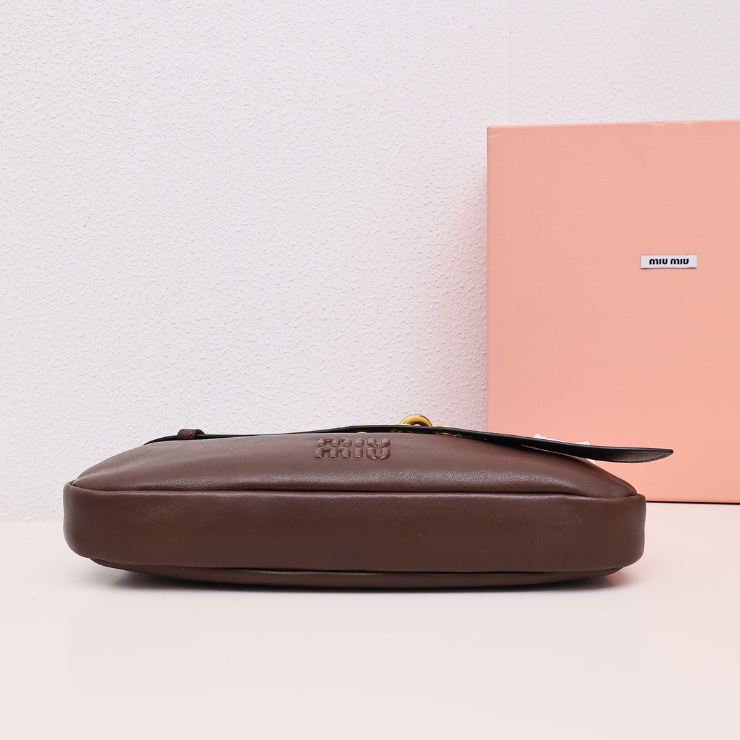 25羊皮腋下包石楠木_4