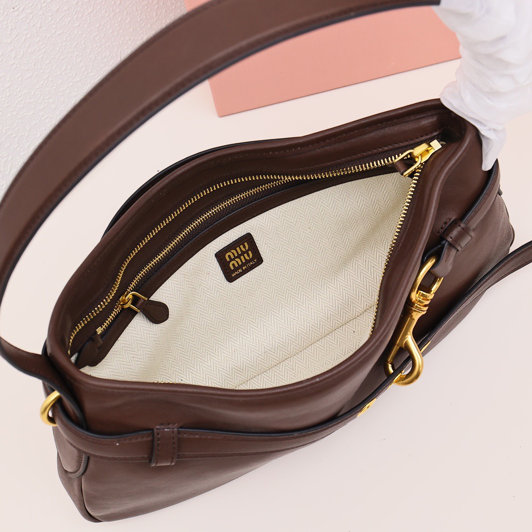 25羊皮腋下包石楠木_8