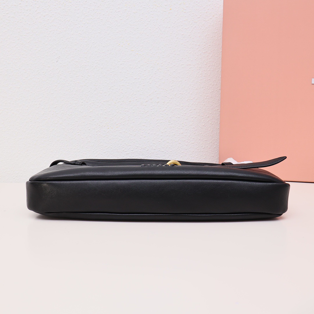 25羊皮腋下包黑色_4