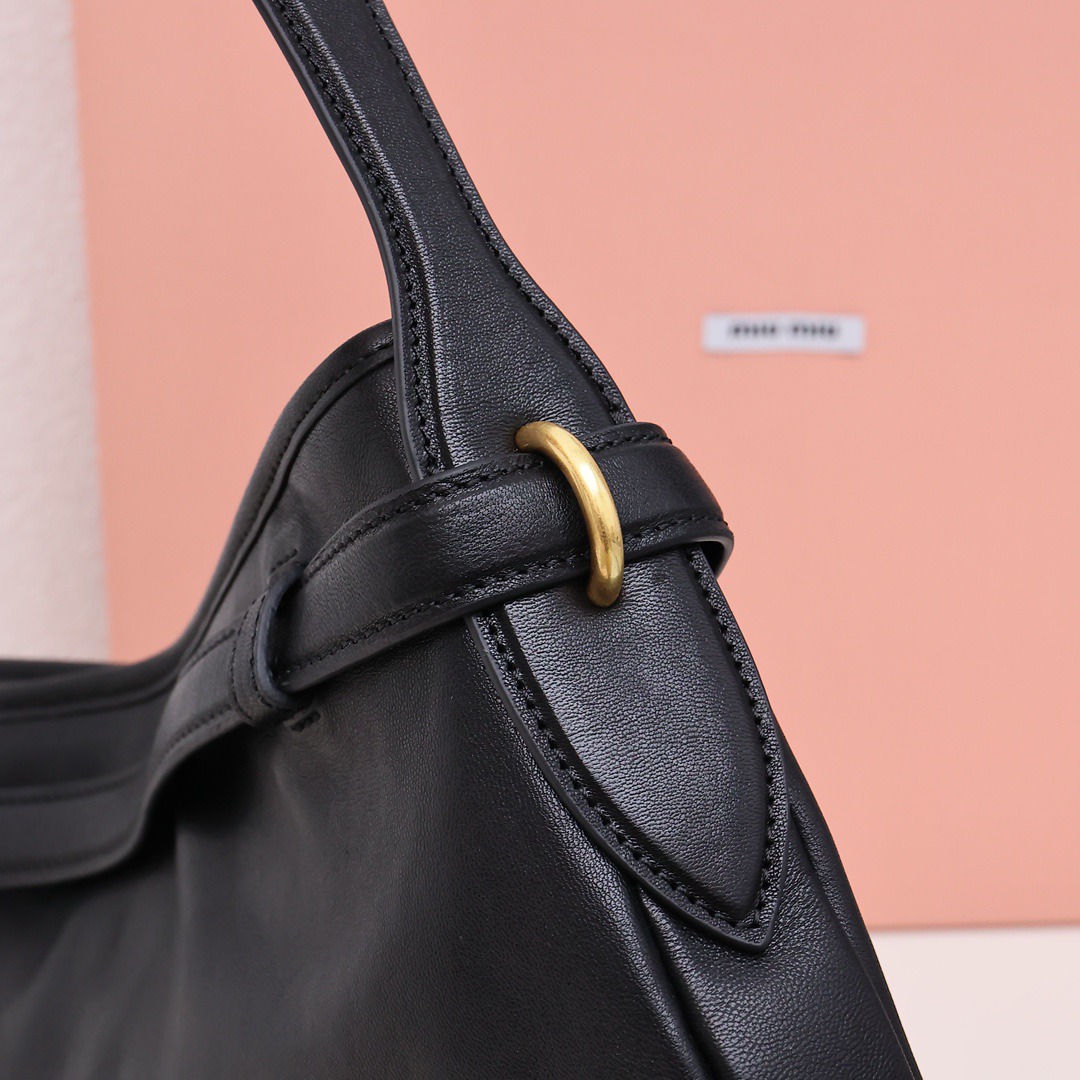 25羊皮腋下包黑色_6