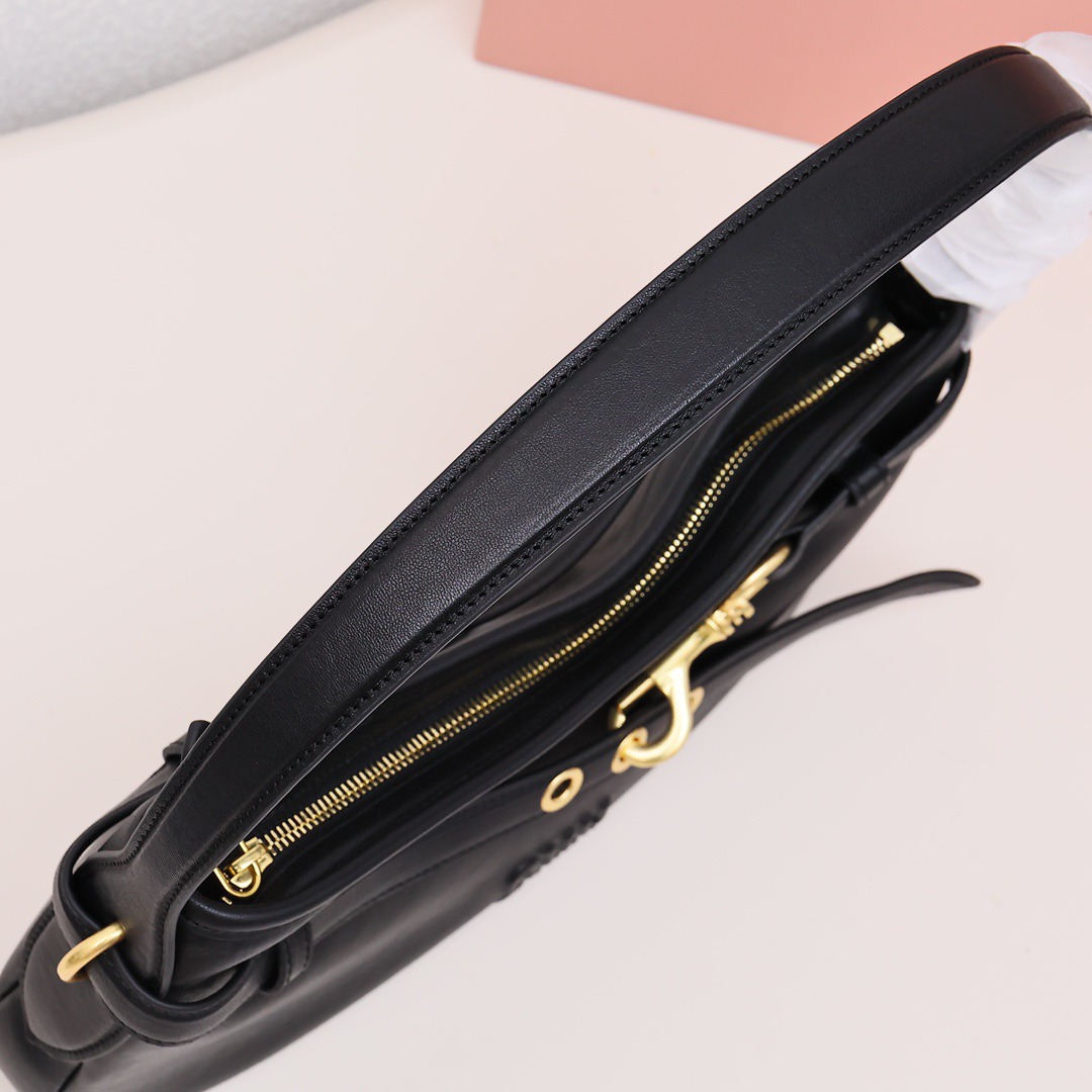 25羊皮腋下包黑色_7