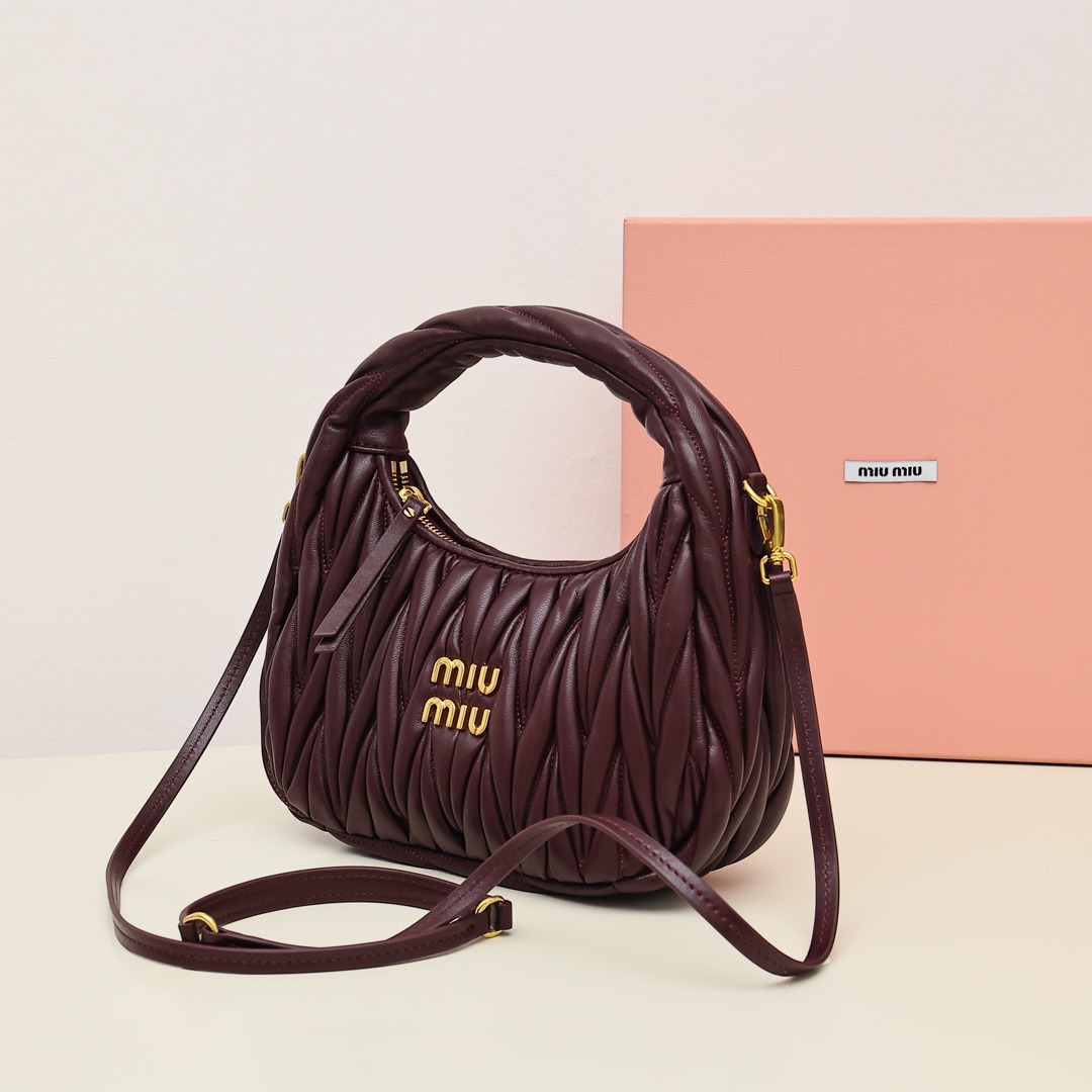 Wander Matelassé Hobo半月包褶皺包勃艮第紅_5