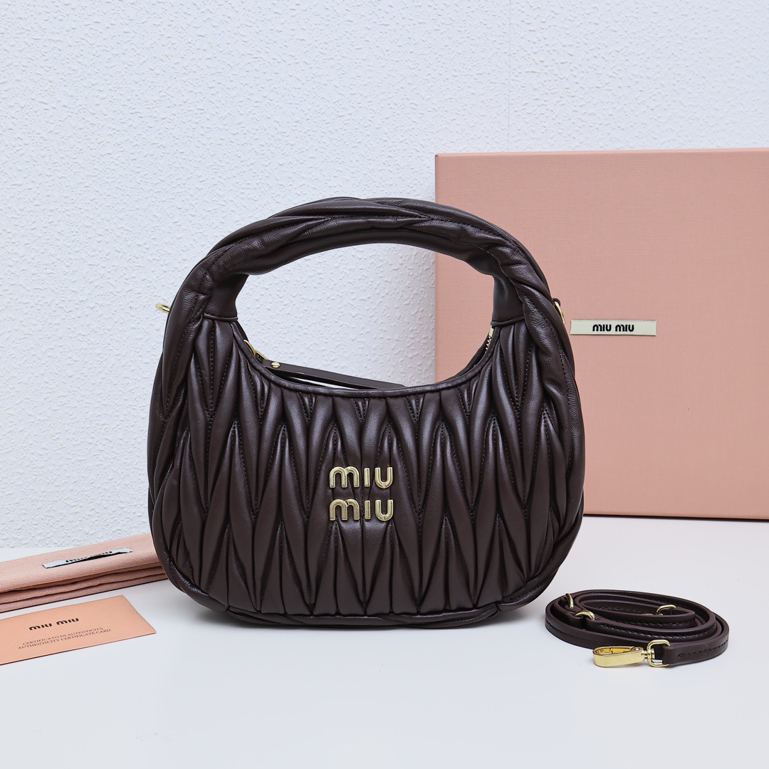 Wander Matelassé Hobo半月包褶皺包石楠木_1