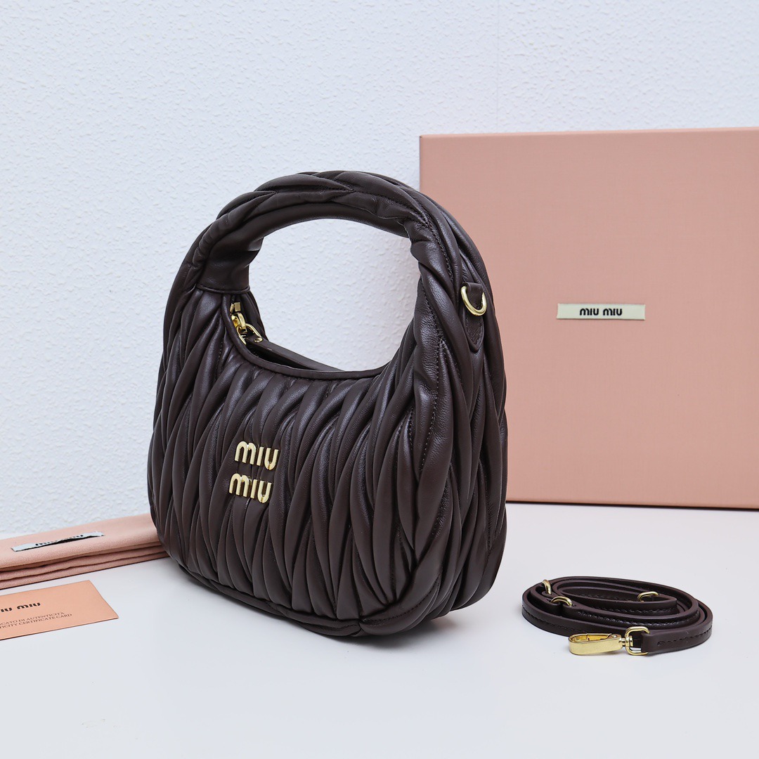 Wander Matelassé Hobo半月包褶皺包石楠木_2