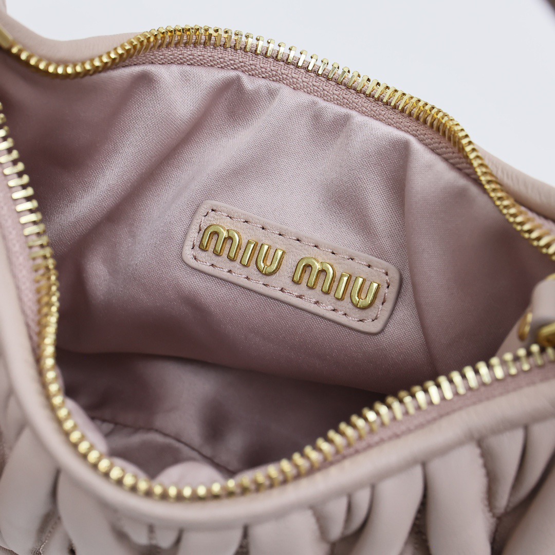 Wander Matelassé Hobo半月包褶皺包裸粉色_9