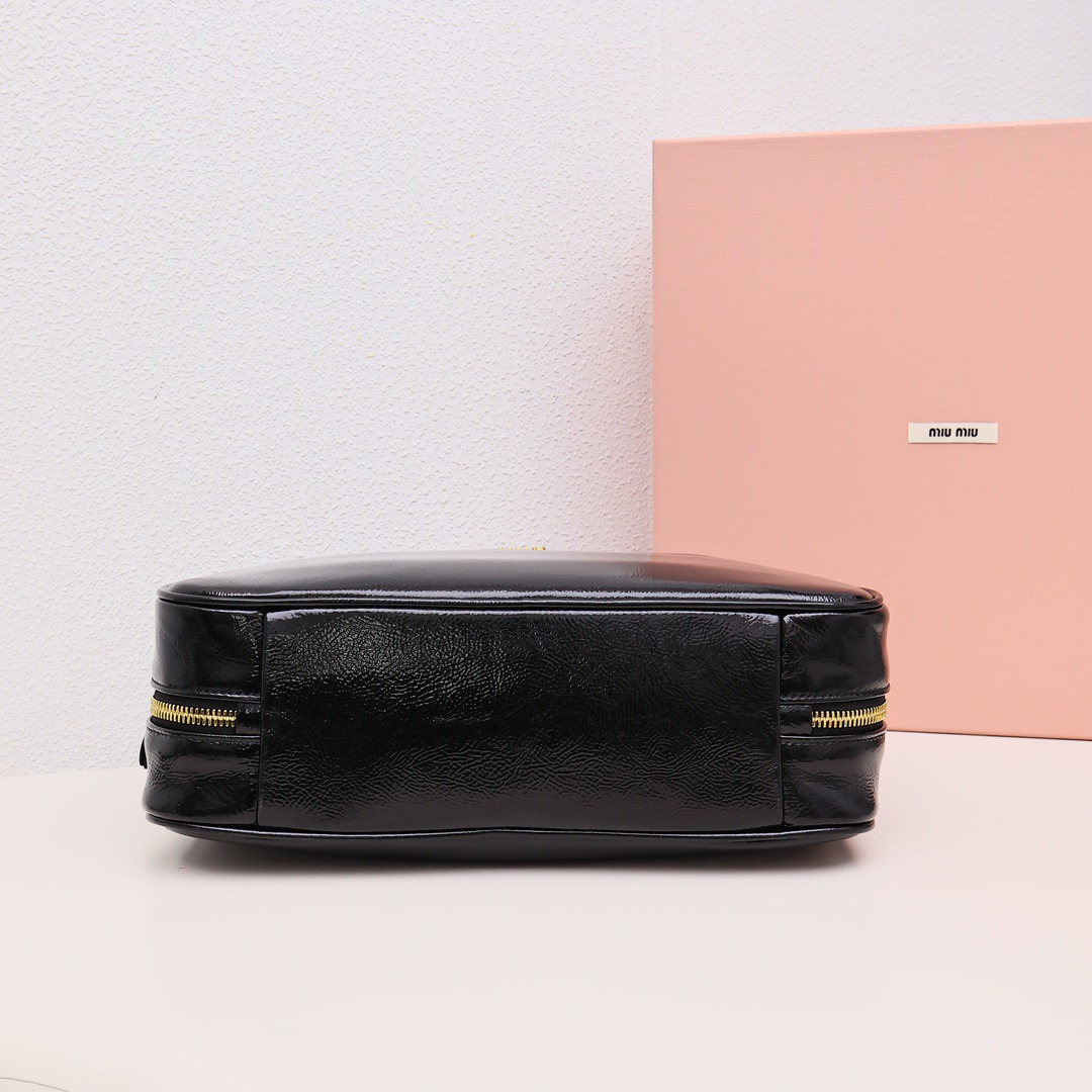 Beau油蠟皮公事包黑色_6