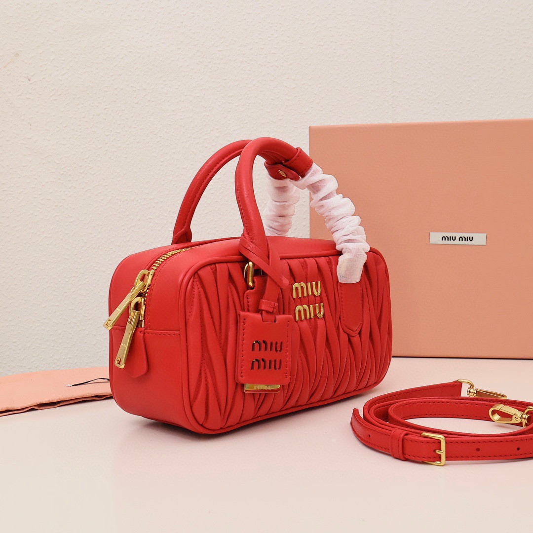 Arcadie褶皺保齡球包紅色_2