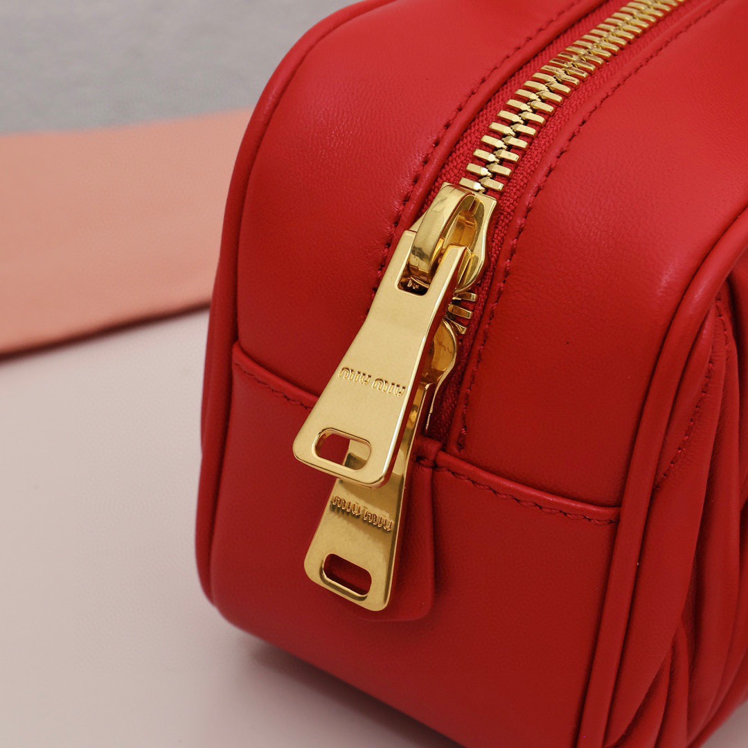 Arcadie褶皺保齡球包紅色_4