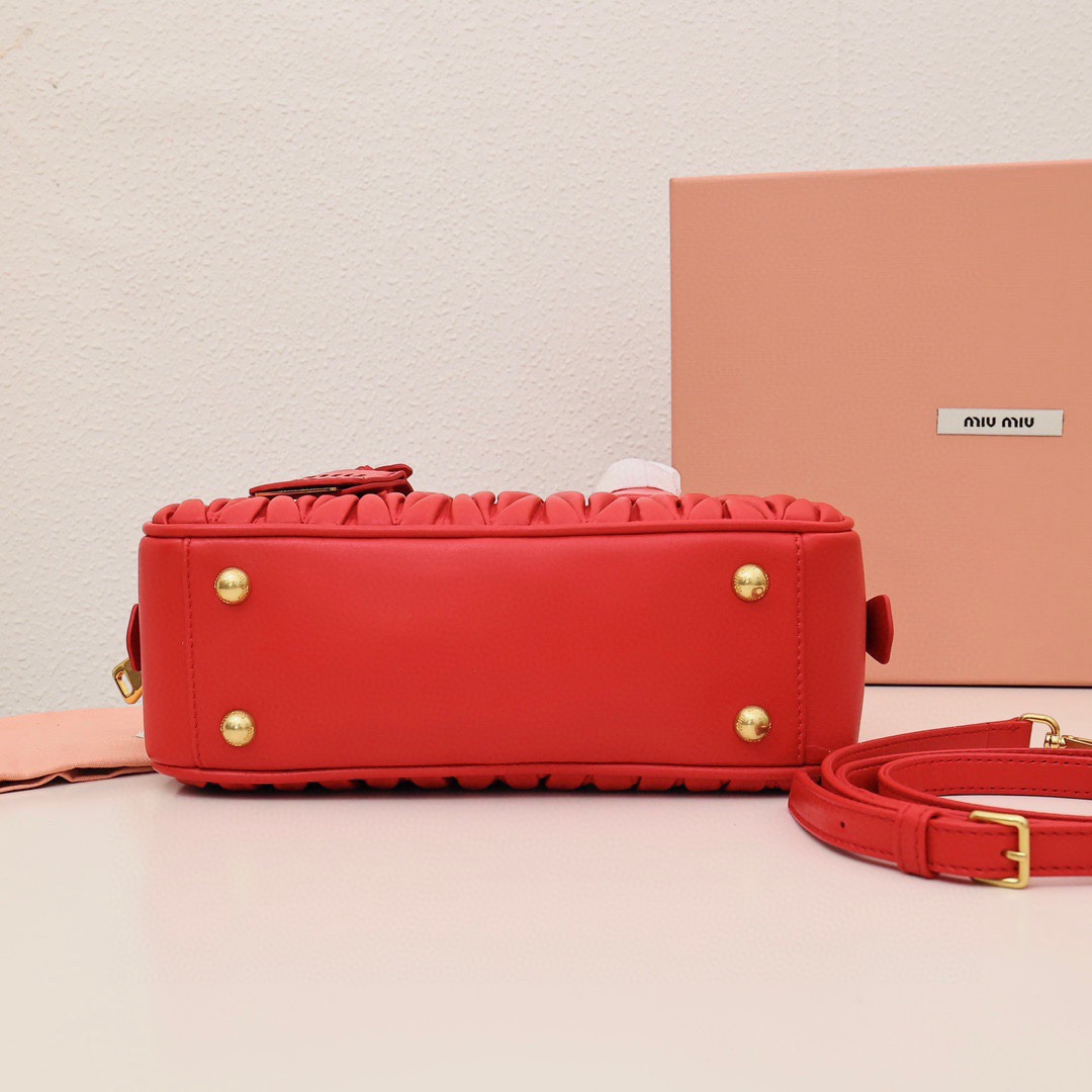 Arcadie褶皺保齡球包紅色_7