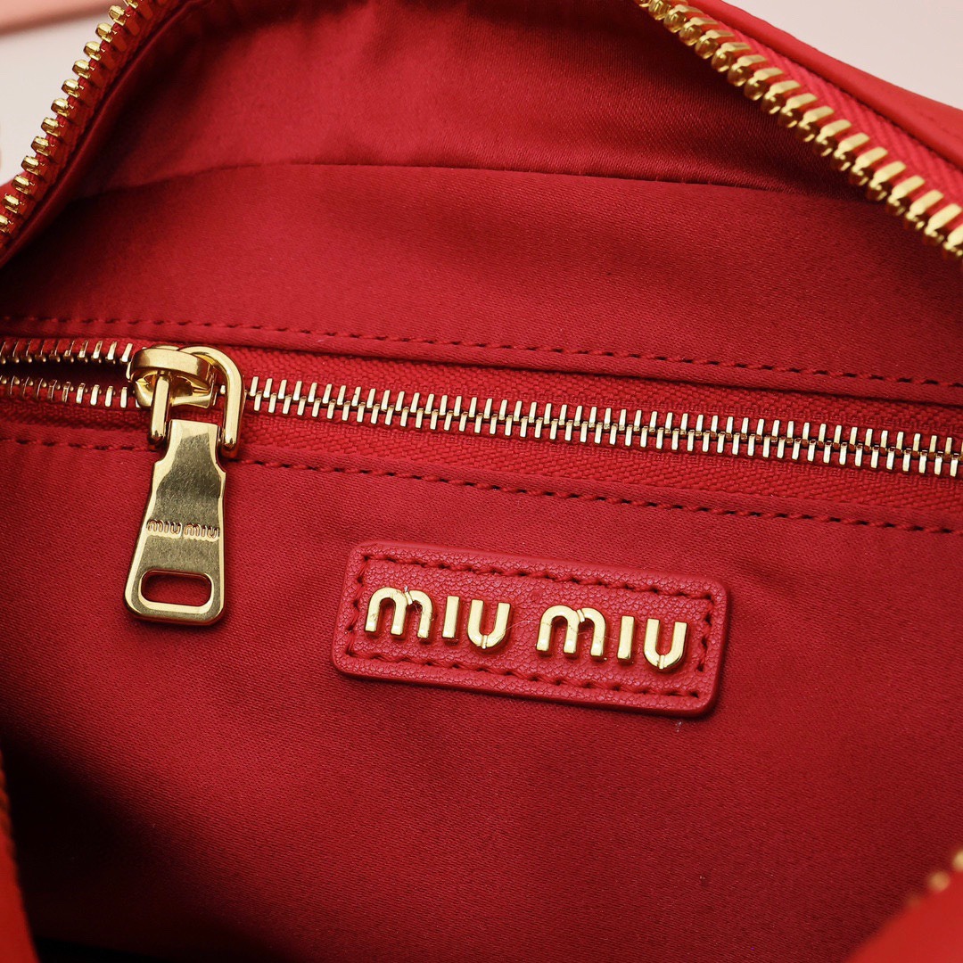 Arcadie褶皺保齡球包紅色_8