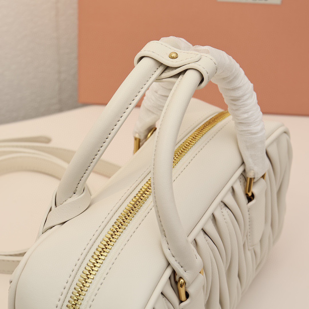 Arcadie褶皺保齡球包白色_6