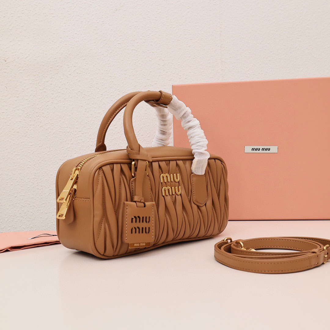 Arcadie褶皺保齡球包焦糖色_2