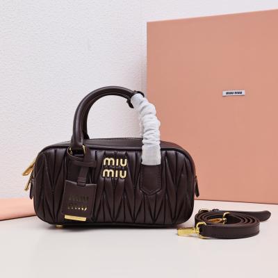 Arcadie褶皺保齡球包勃艮第