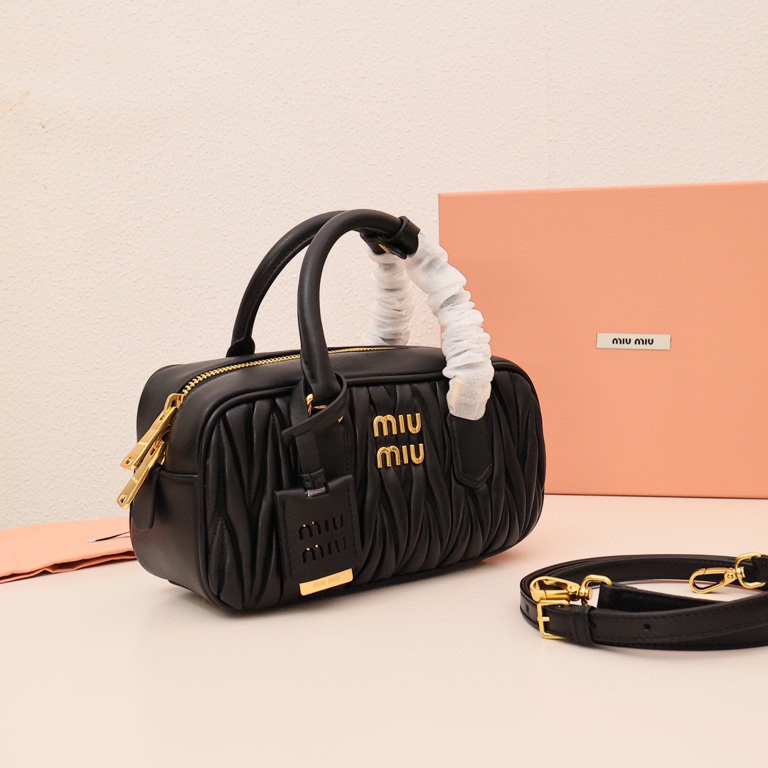 Arcadie褶皺保齡球包黑色_2