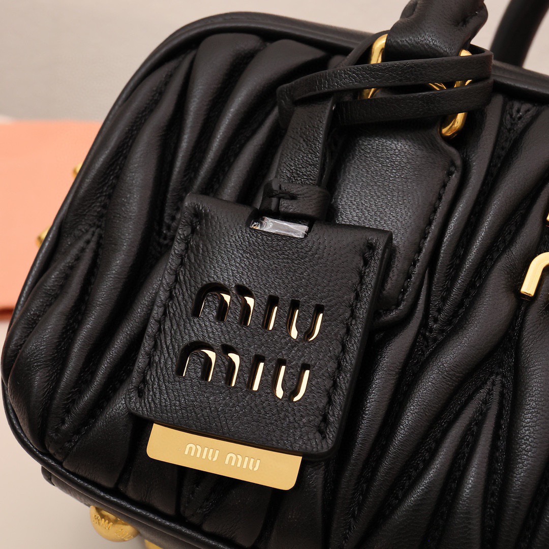 Arcadie褶皺保齡球包黑色_5