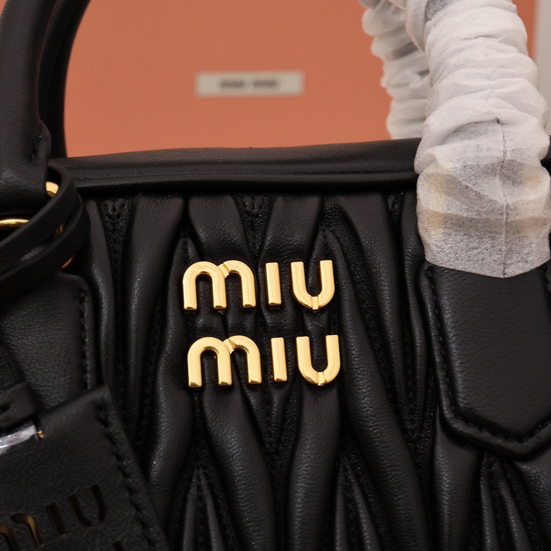 Arcadie褶皺保齡球包黑色_6