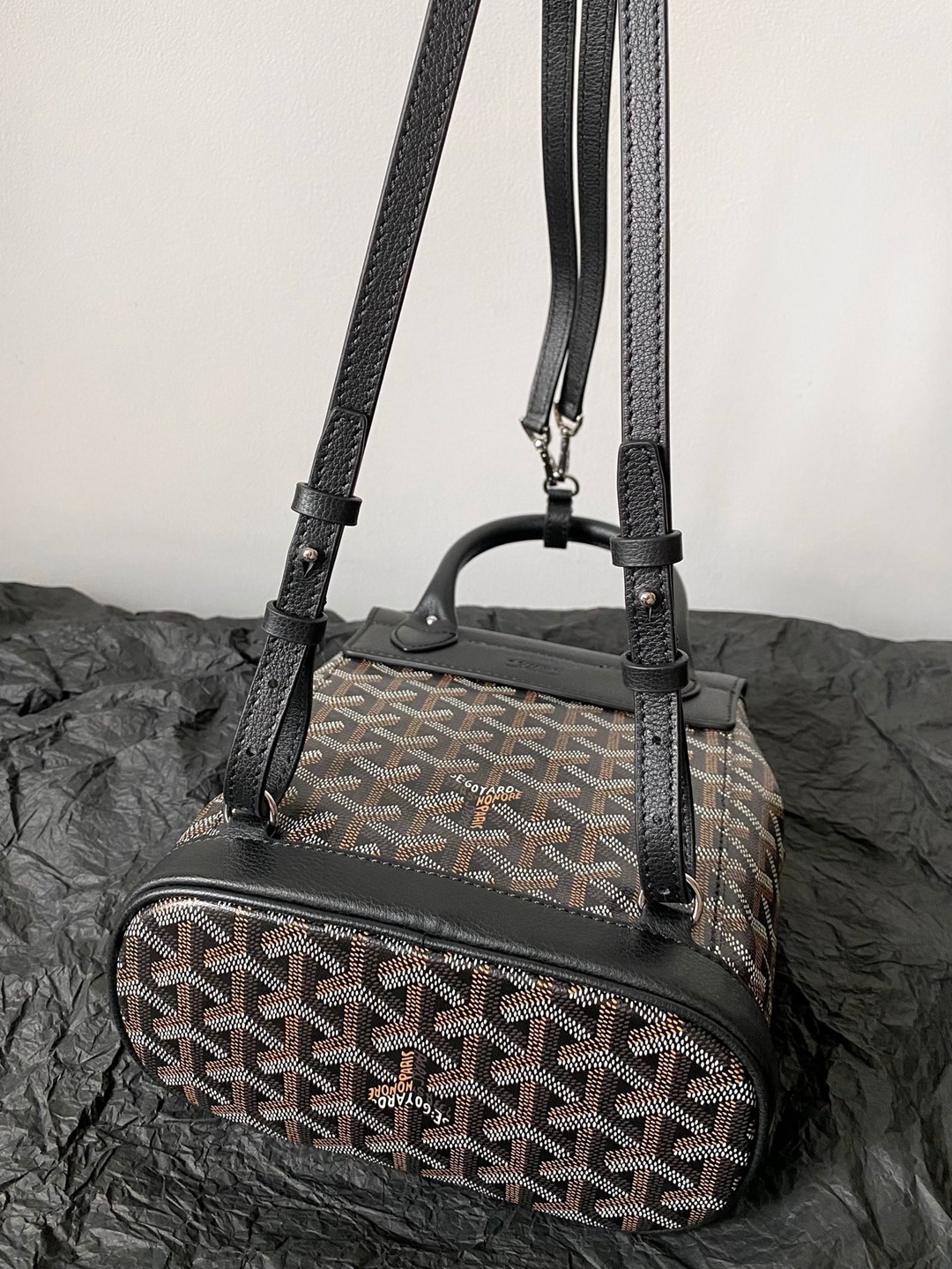 Alpin 迷你雙肩包黑色_4