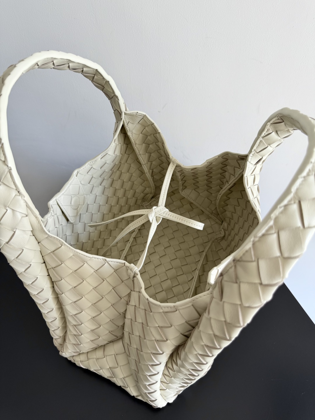 844249 Campana肩背包小號 海鹽色_7