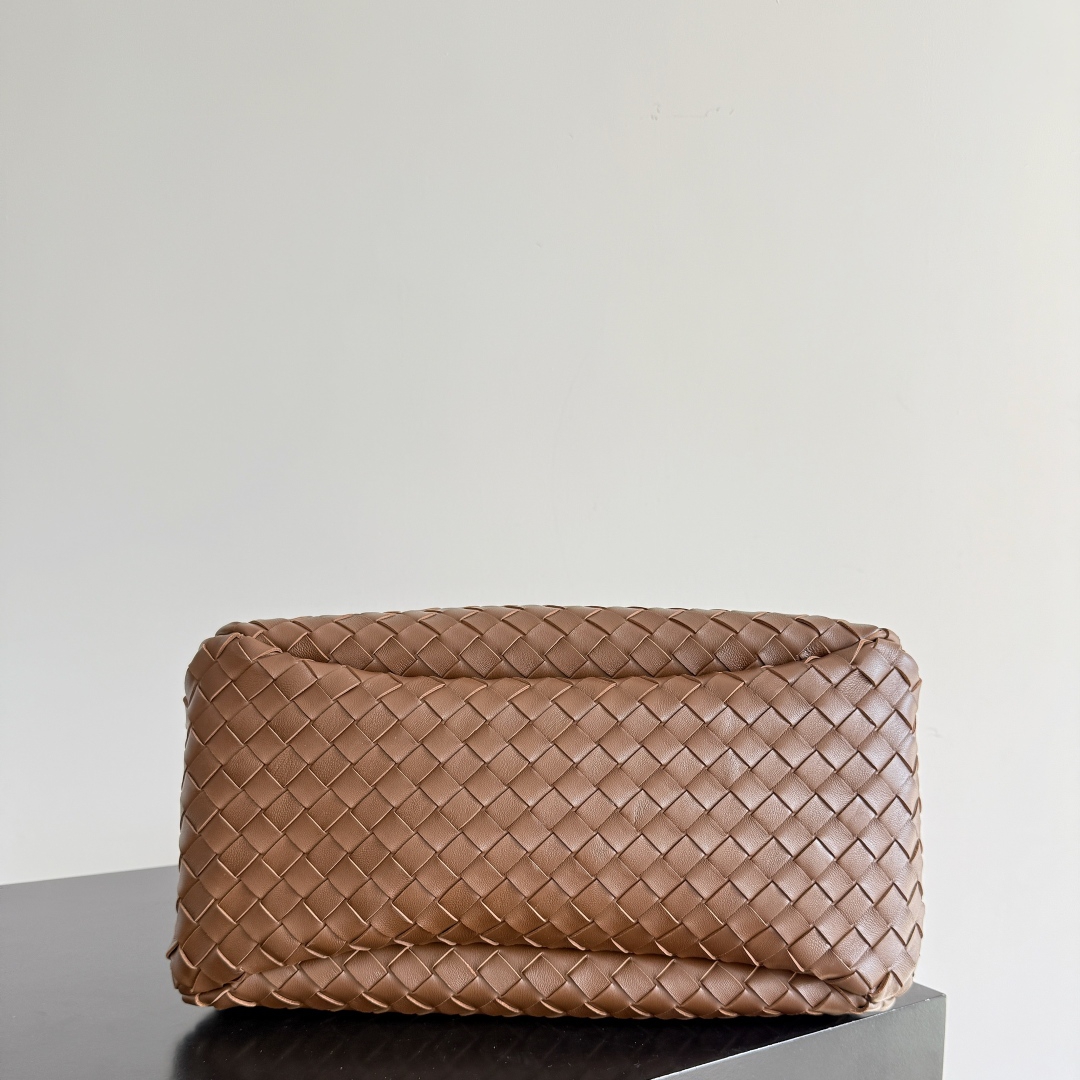 844250 Campana肩背包大號 榛果棕_5