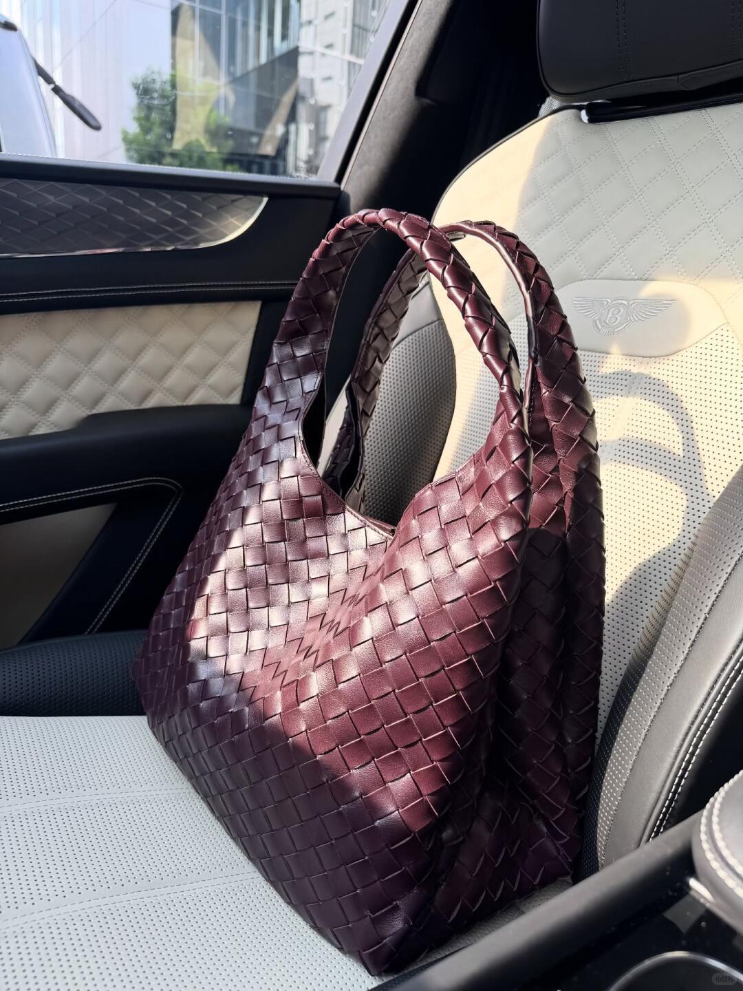 844250 Campana肩背包大號深巴羅紅_11