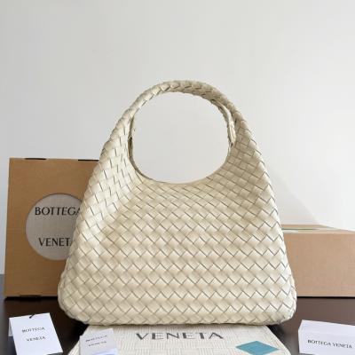 844250 Campana肩背包大號 海鹽色