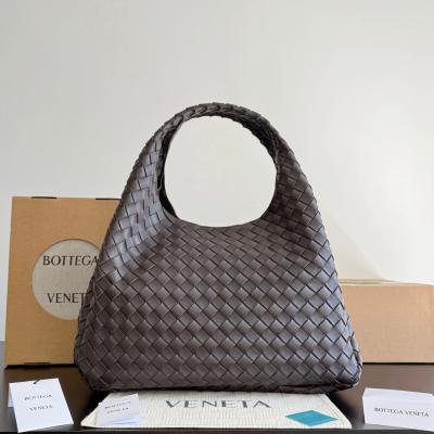 844250 Campana肩背包大號 黑棕色