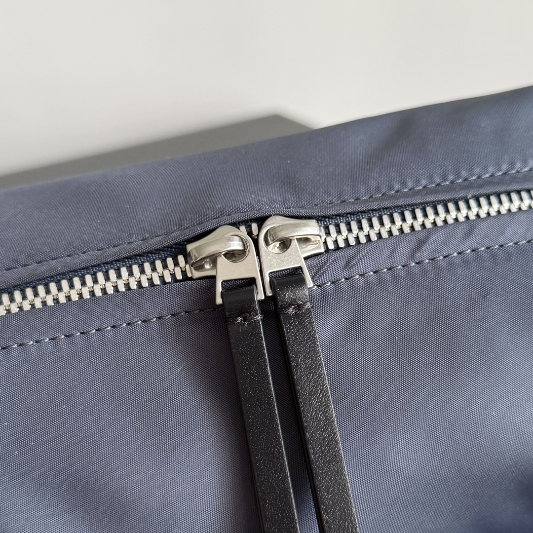 806369帆布洗漱包暗影灰/黑色_5