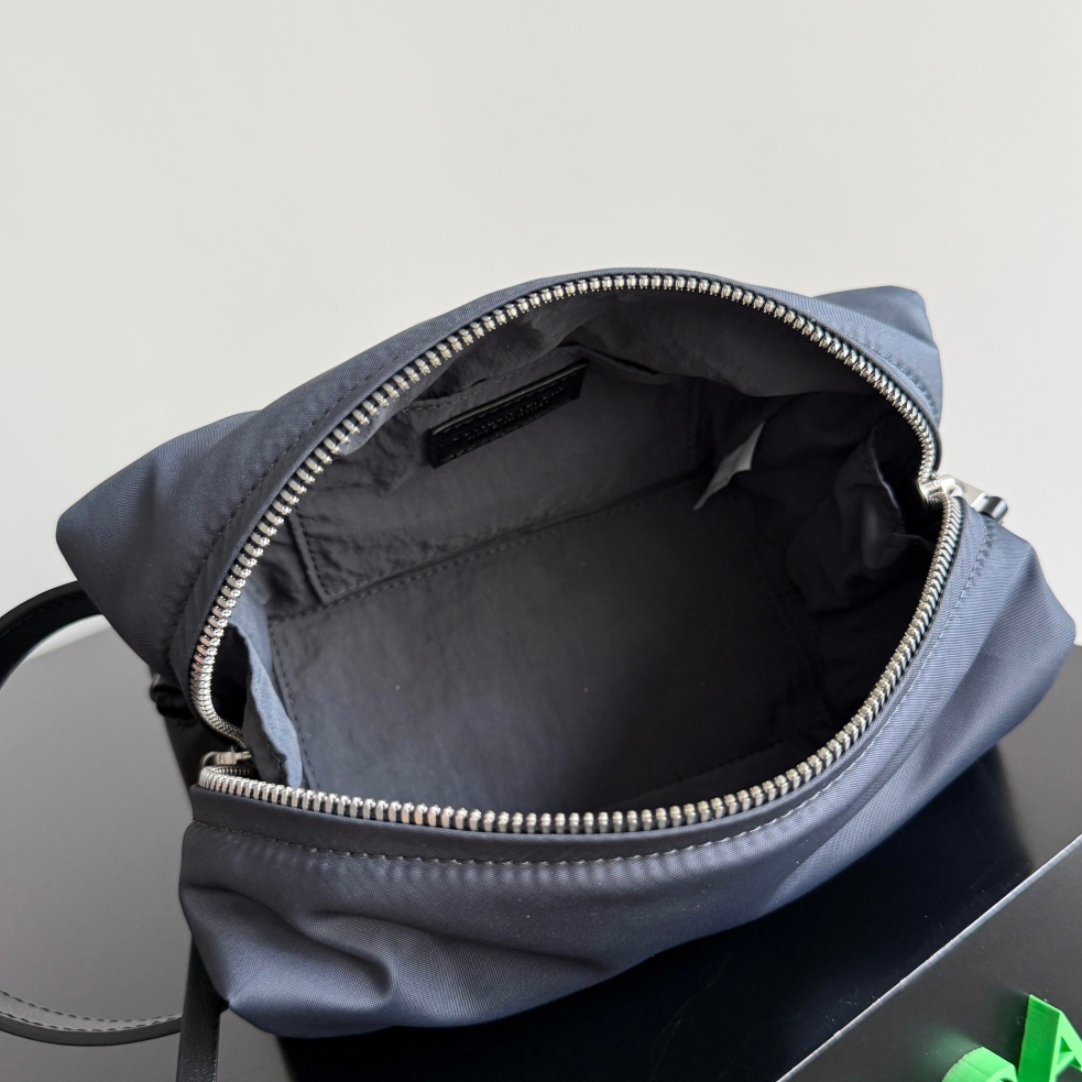 806369帆布洗漱包暗影灰/黑色_10