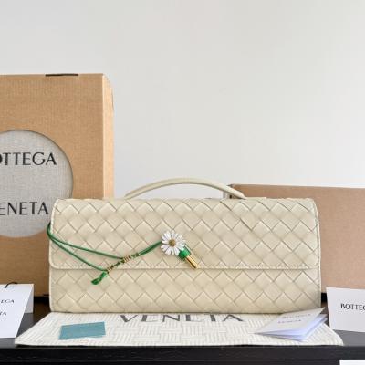 741511手拿晚宴包 海鹽色