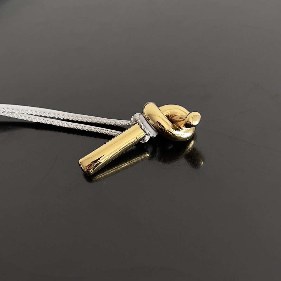 741511手拿晚宴包 銀灰色出_7