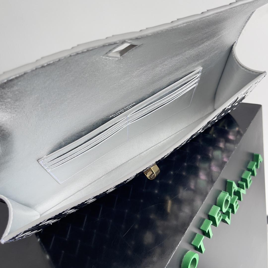 741511手拿晚宴包 銀/金扣_10