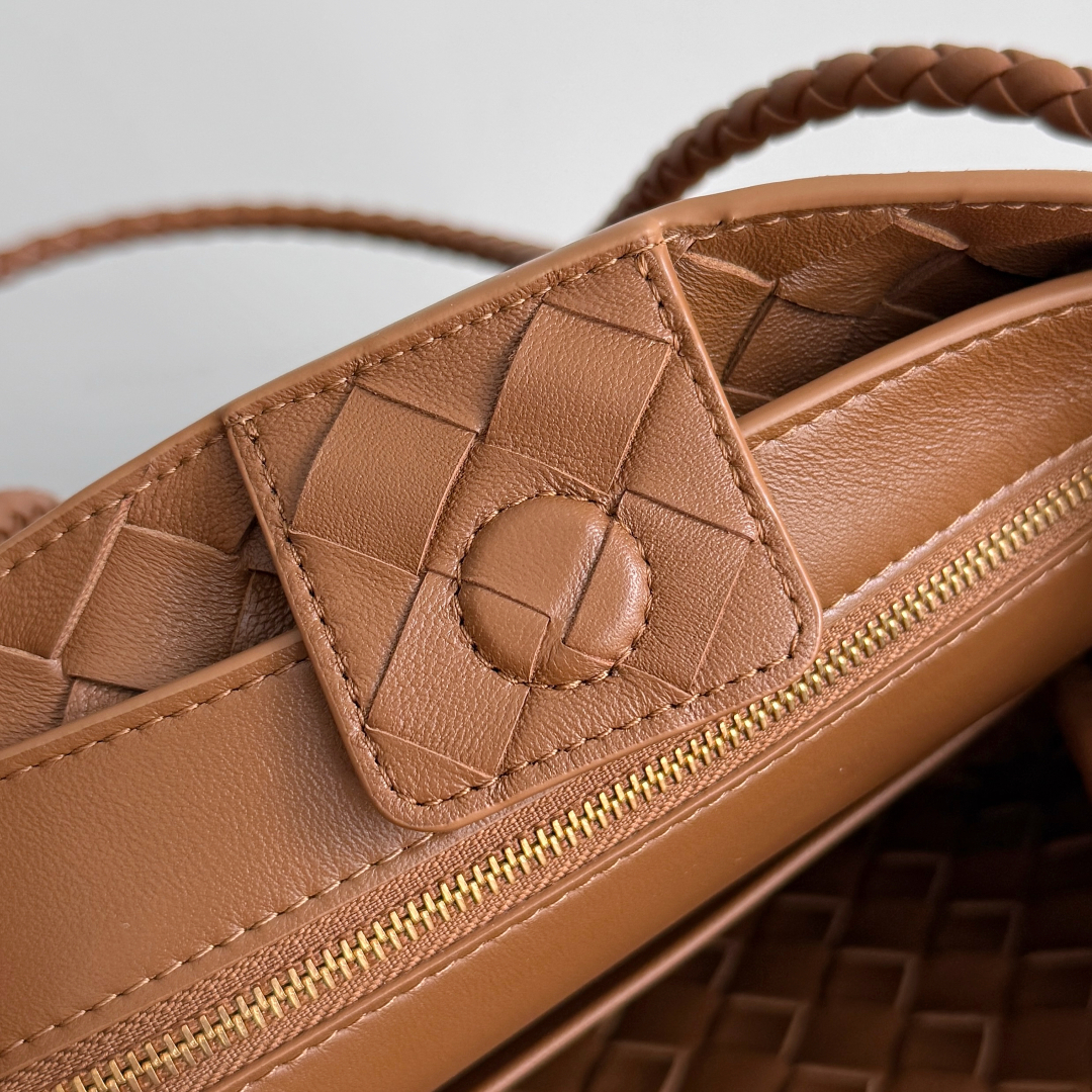 743568 Andiamo蝴蝶結小號 反絨琥珀棕_9