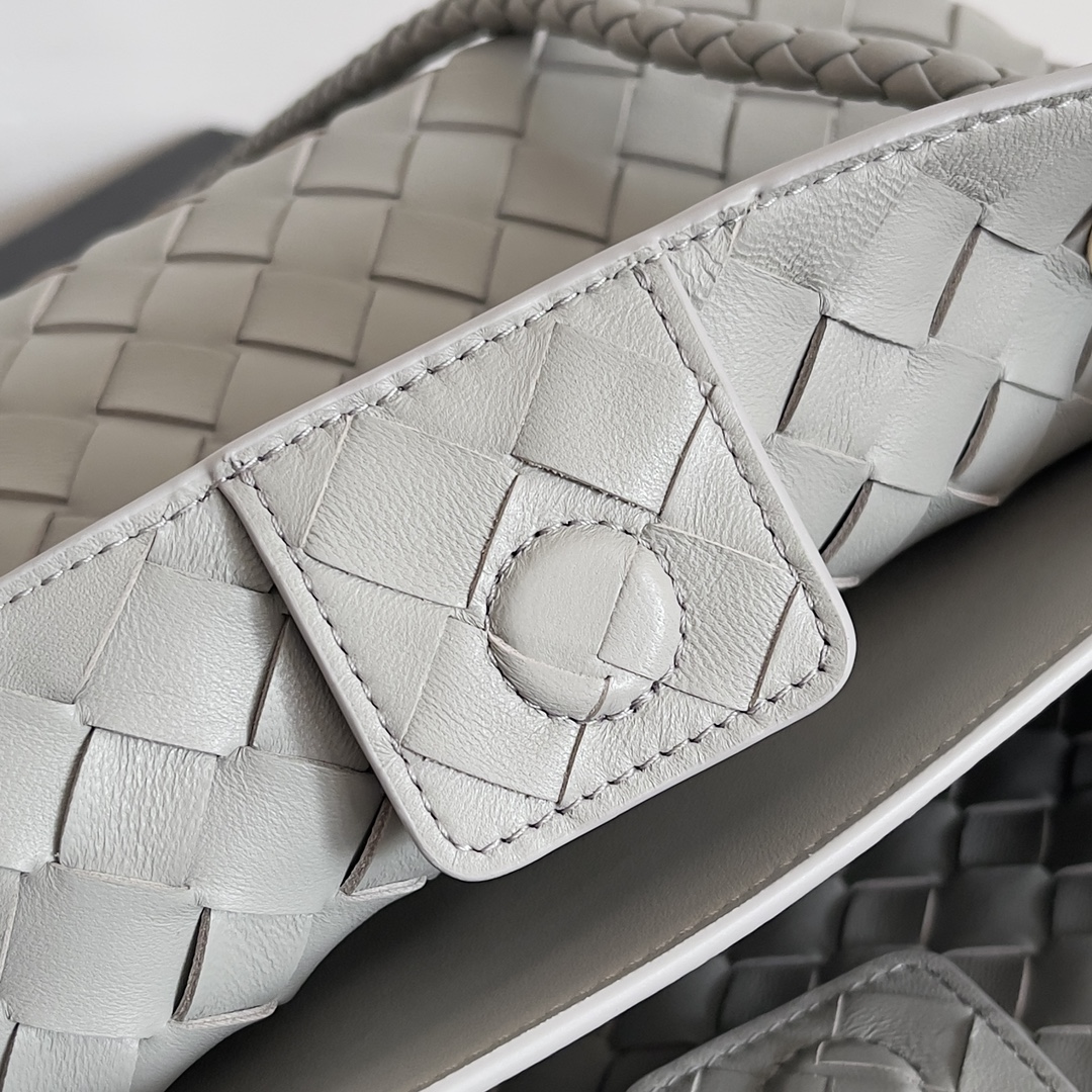 743568 Andiamo蝴蝶結小號 銀灰色_9