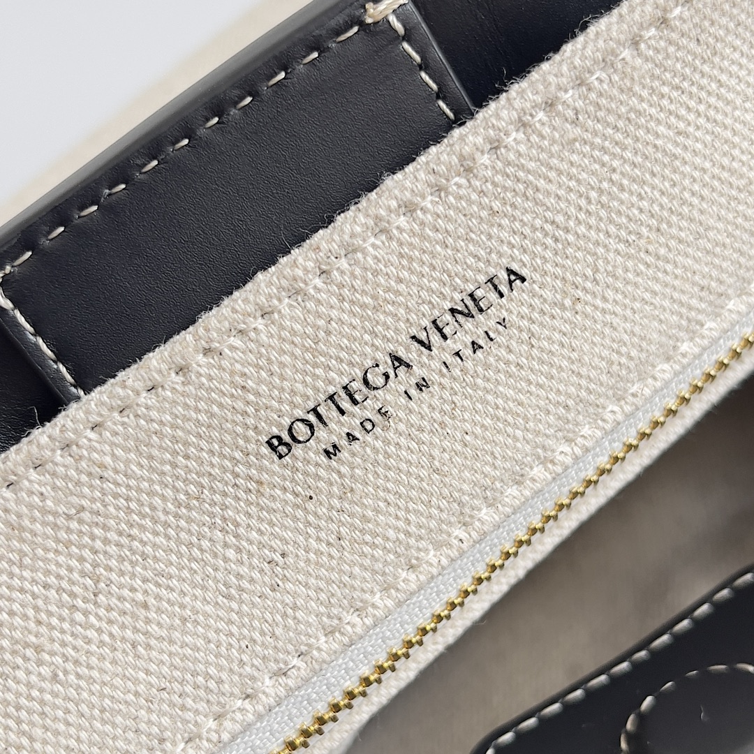 743568 Andiamo蝴蝶結小號 黑色金扣_9