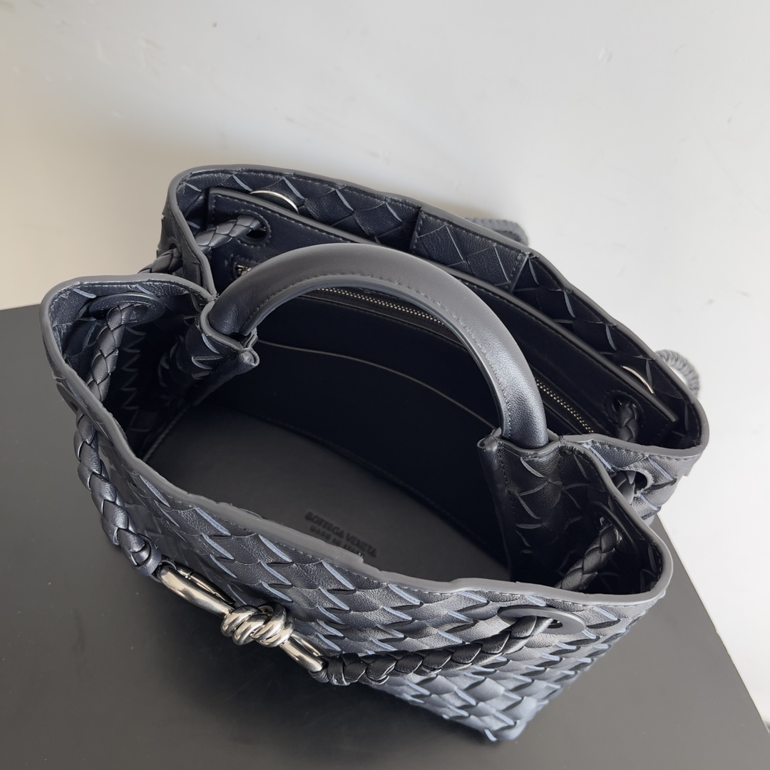 743568 Andiamo蝴蝶結小號 銀扣太空藍色_10