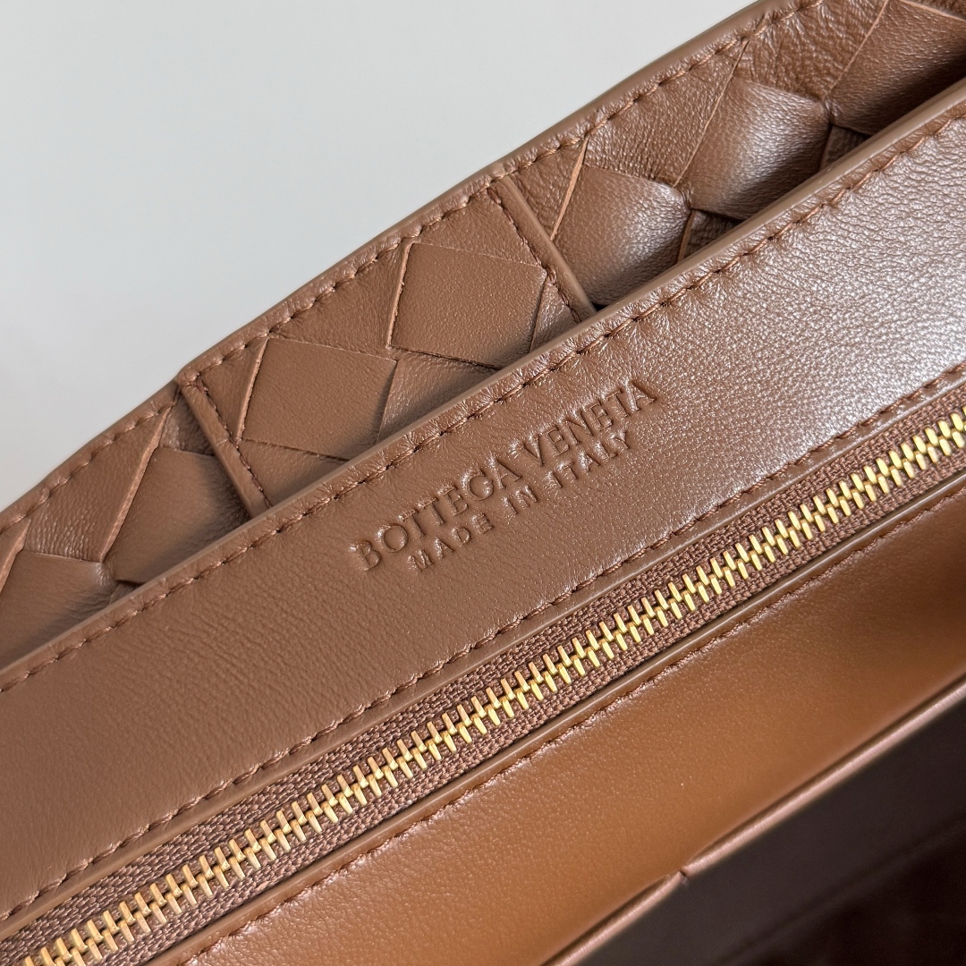 743572 Andiamo蝴蝶結中號 榛果棕_8