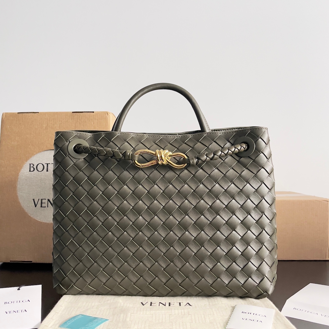 743572 Andiamo蝴蝶結中號 深卡其_1