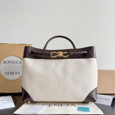 743572 Andiamo蝴蝶結中號 鱷魚紋帆布/巧克力色