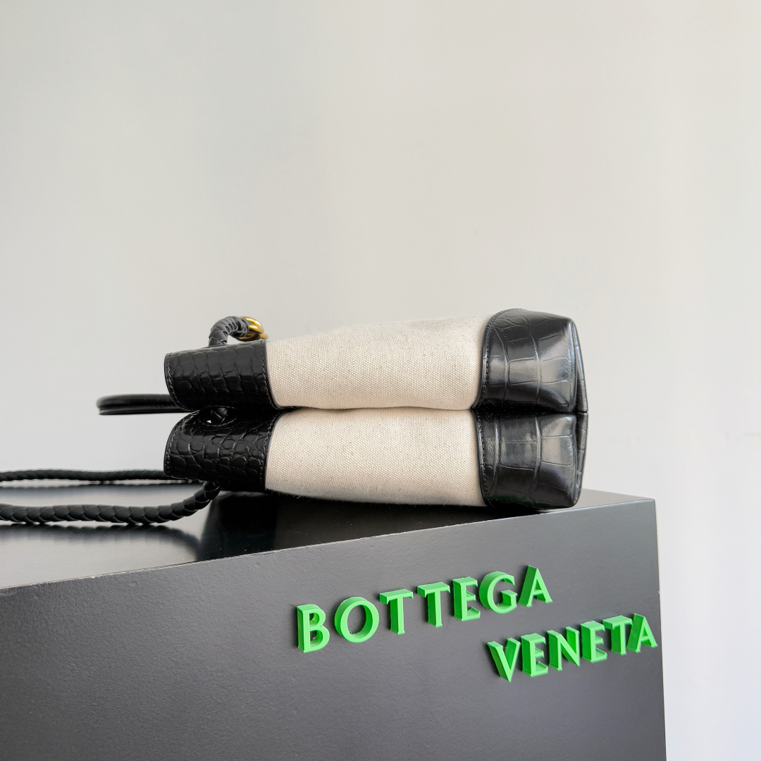 743572 Andiamo蝴蝶結中號 鱷魚紋帆布/黑色_3