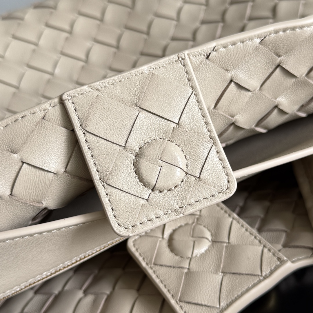 743572 Andiamo蝴蝶結中號 淡褐色_8