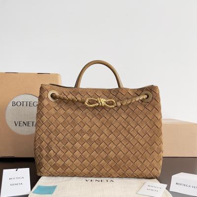 743572 Andiamo蝴蝶結中號 反絨麂皮棕褐色