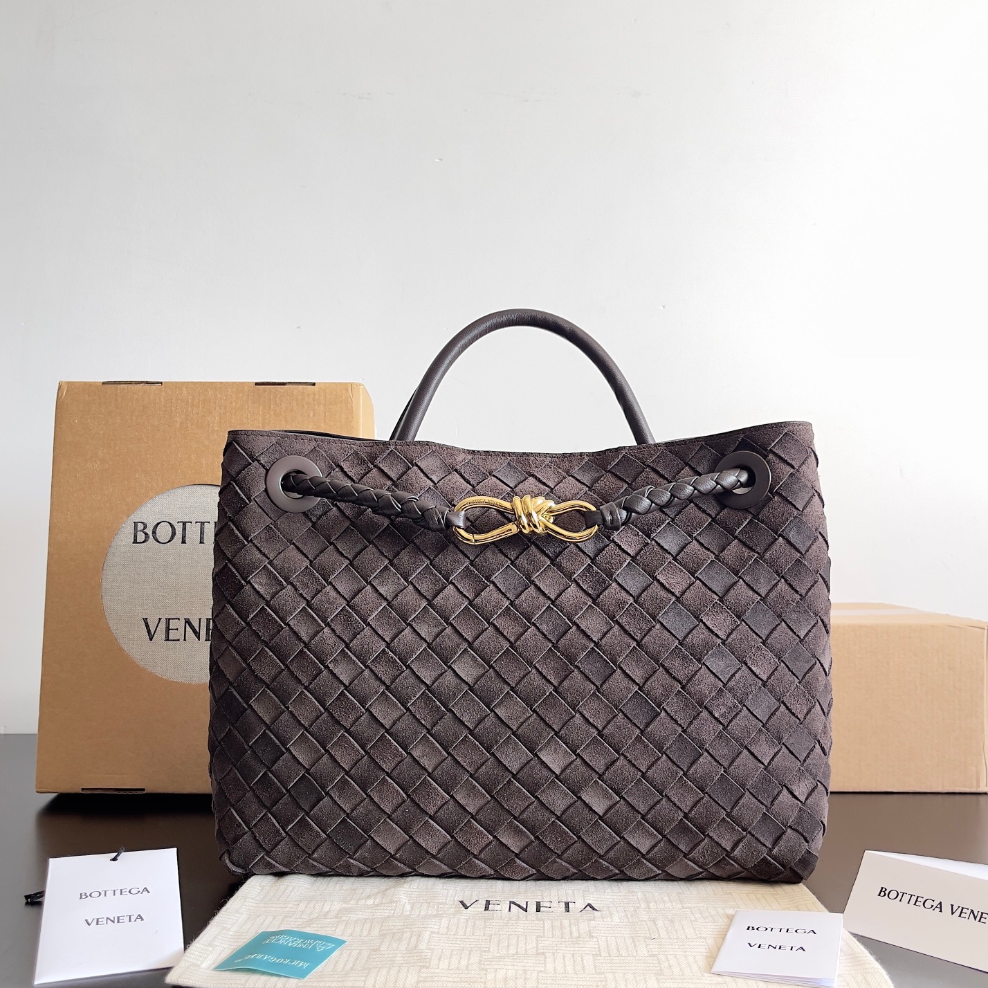 743572 Andiamo蝴蝶結中號 麂皮深咖色_1