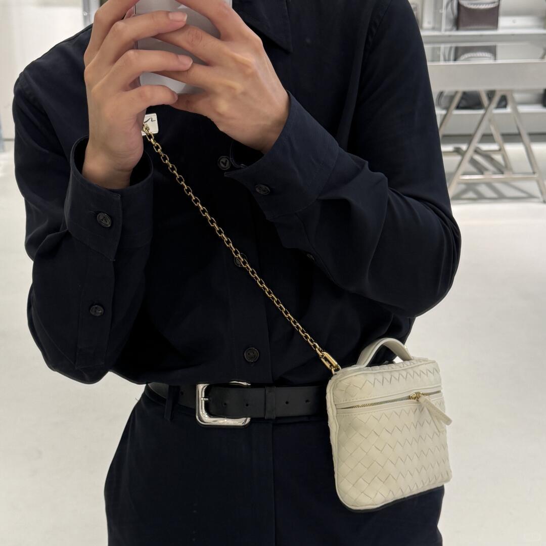 843800 Soft Vanity小號化妝包 海鹽色_13