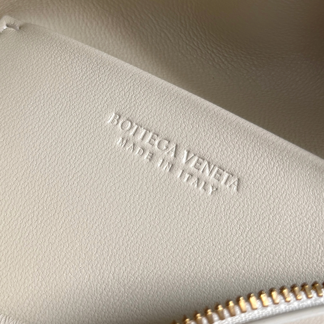 843800 Soft Vanity小號化妝包 海鹽色_9